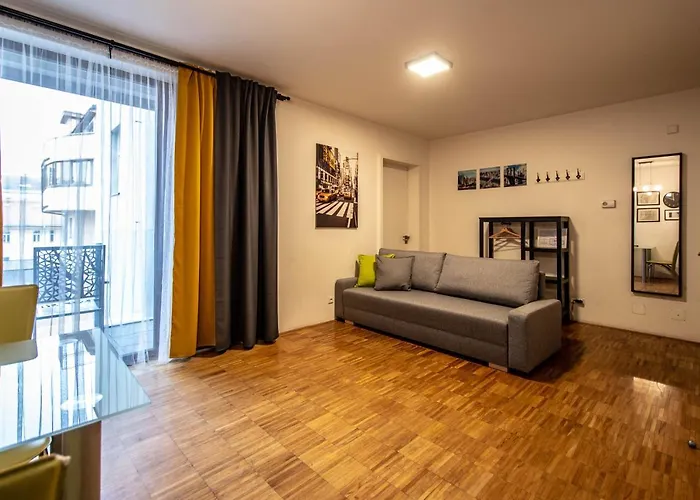 Modern With Balcony And Garage 公寓 布拉格