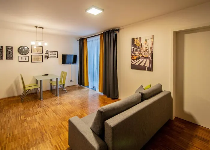 Modern With Balcony And Garage * Praga